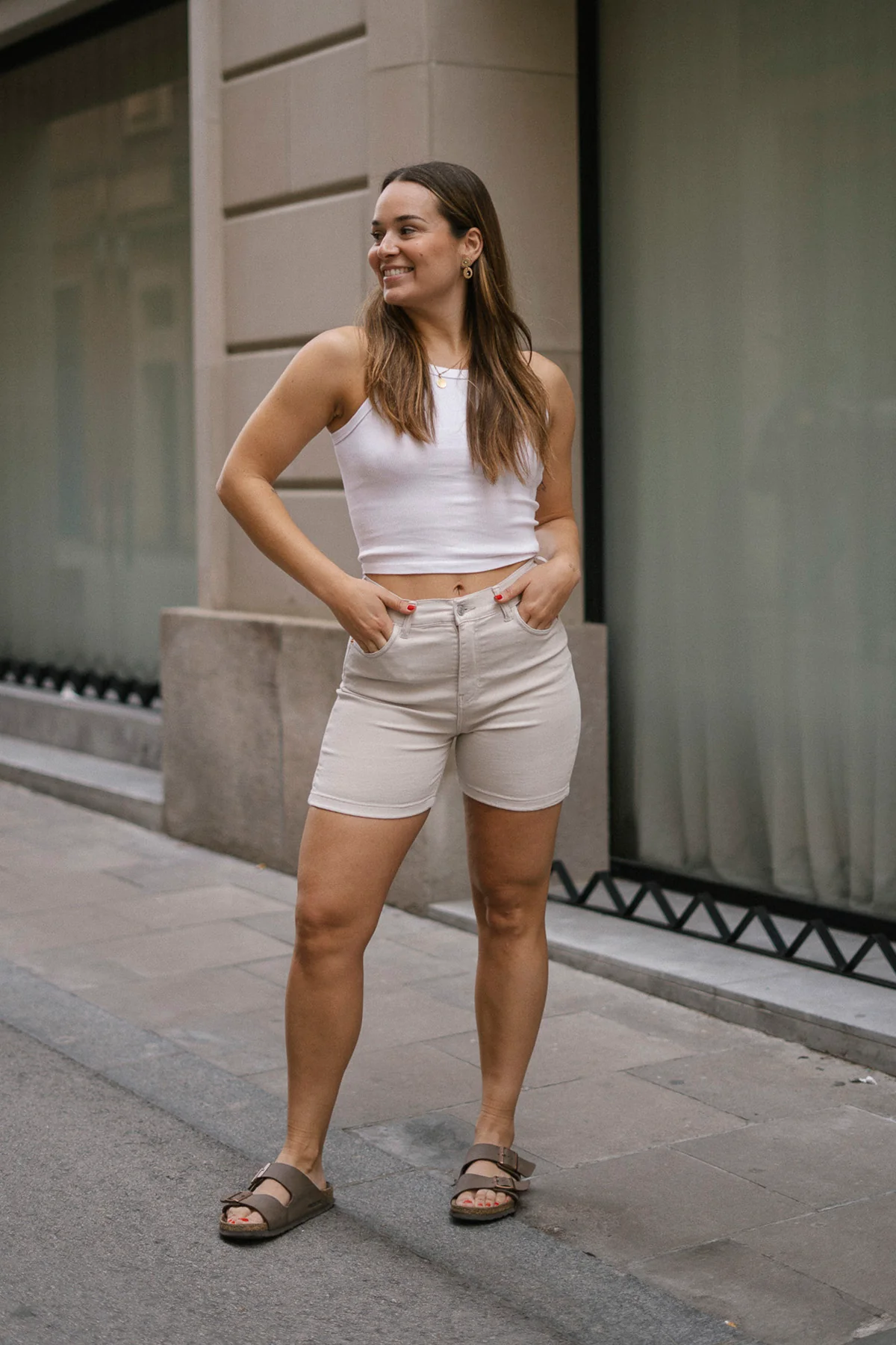 SHORTS HIGH RISE - BEIGE - Image 6